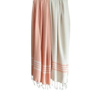 koralų rožinės ir baltos spalvos rankšluosčių rinkinys