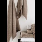 Itin švelnus rudos spalvos vaflinės tekstūros rankšluostis