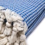 Mėlynas tradicinis turkiškas rankšluostis – jūros įkvėpto stiliaus