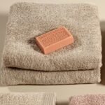 Smėlio spalvos „Como“ dušo rankšluostis