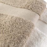 100 % šukuotinės medvilnės rudos spalvos vonios rankšluostis