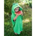 Fürnis pončas „Varlė“ 57×57 cm – praktiškas, patogus po maudynių ar baseino, tinkamas 2–6 metų vaikams